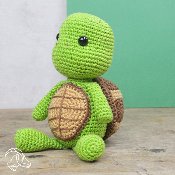 kawaii turtle amigurumi crochet kit