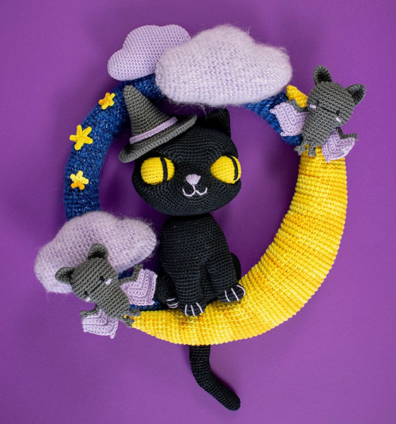 Kawaii Halloween wreath crochet pattern