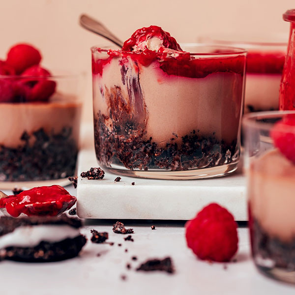 vegan chocolate cheesecake cups