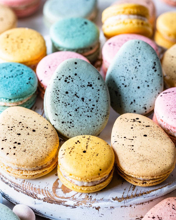 mini eggs macarons recipe