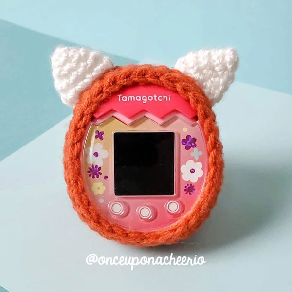 red panda Tamagotchi case crochet pattern