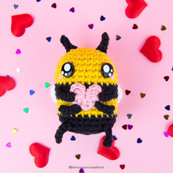 Valentine's Day love bug crochet pattern