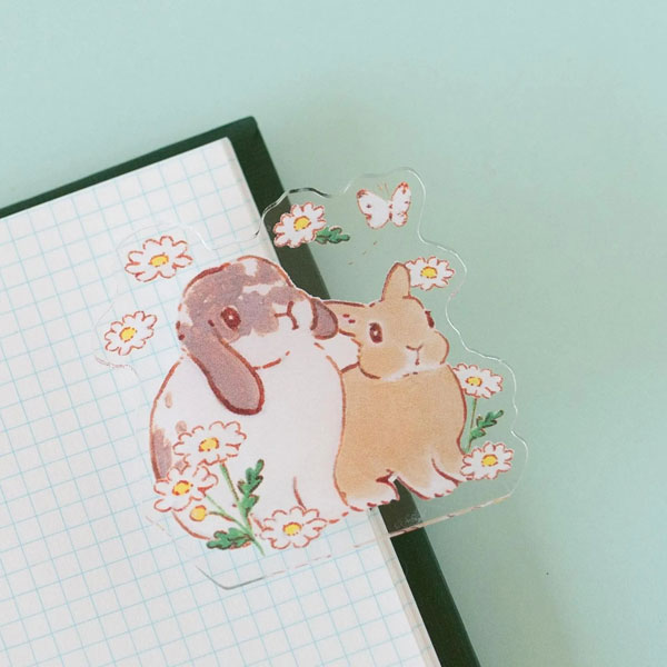 Schinako bunny paper clips