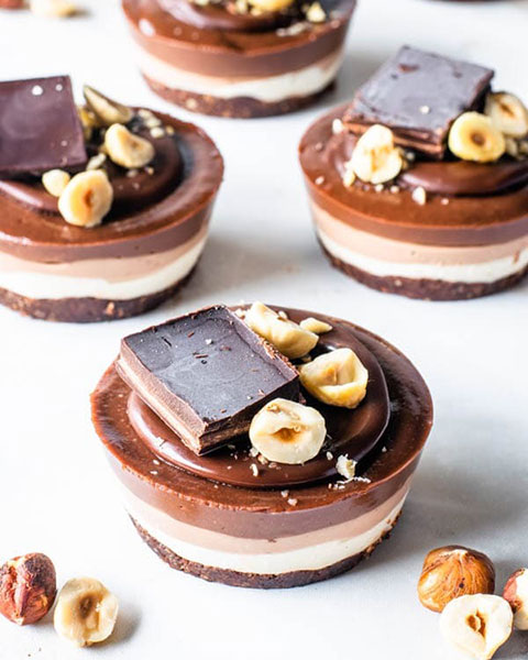 vegan chocolate hazelnut cheesecakes