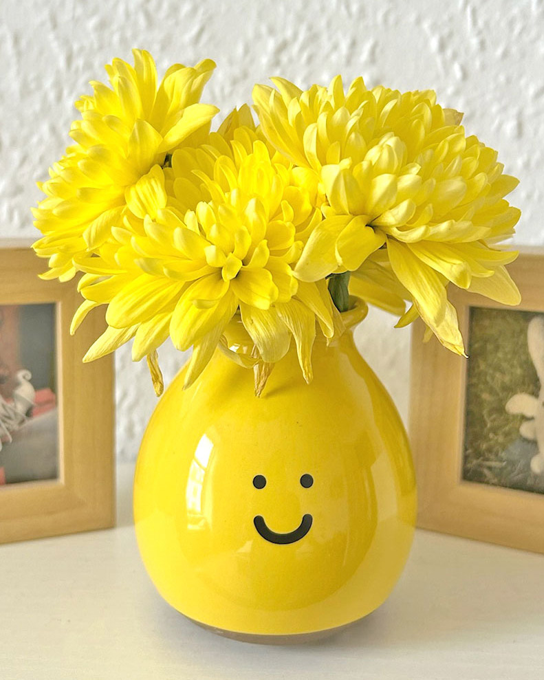 happy vase