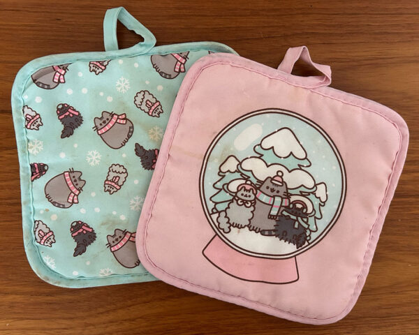 Pusheen Box pot holders
