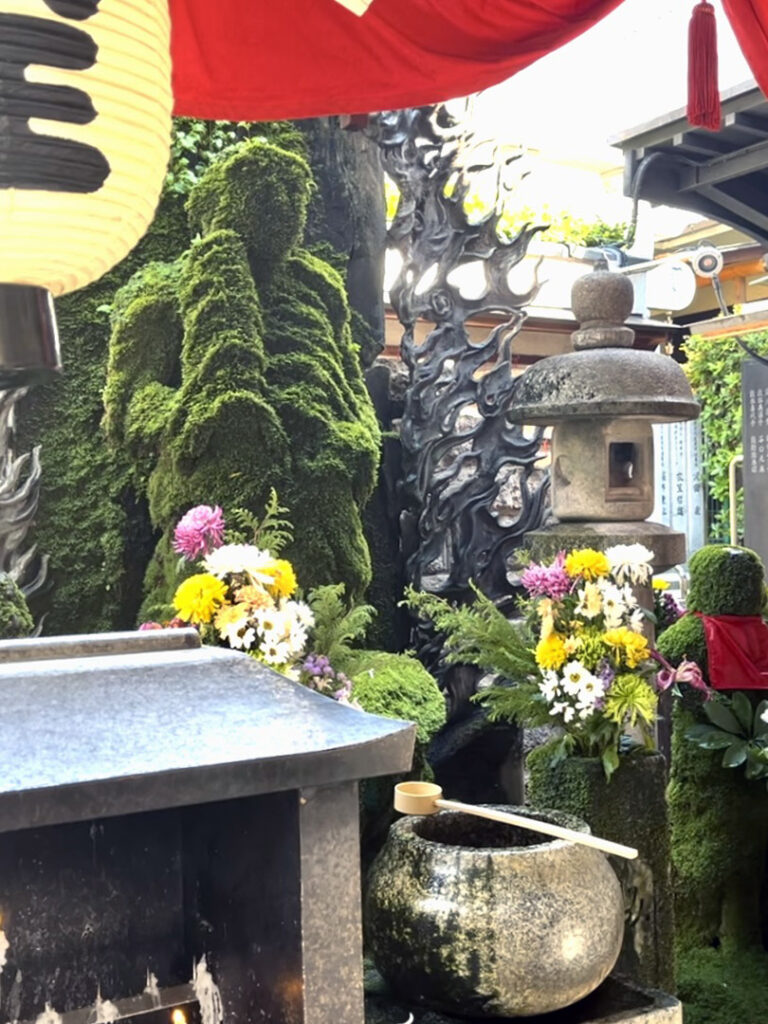 Hozen-ji temple Osaka