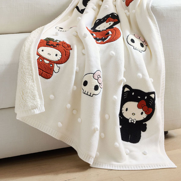 Hello Kitty Halloween blanket