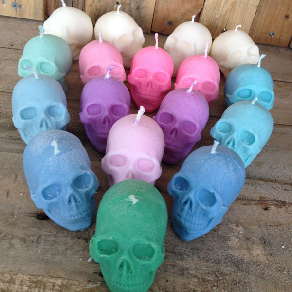 creepy cute valentine skull candle